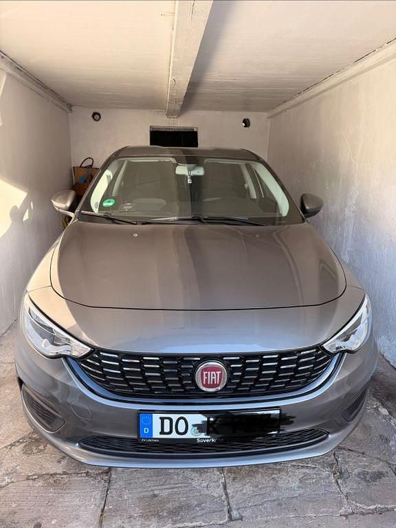 Gebraucht Fiat Tipo Lounge 110 PS (80 kW) 2016 Grau Limousine