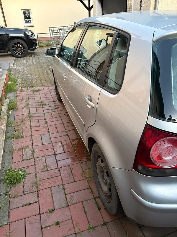 Gebraucht VW Polo 63 PS (46 kW) 2005 Grau Kleinwagen