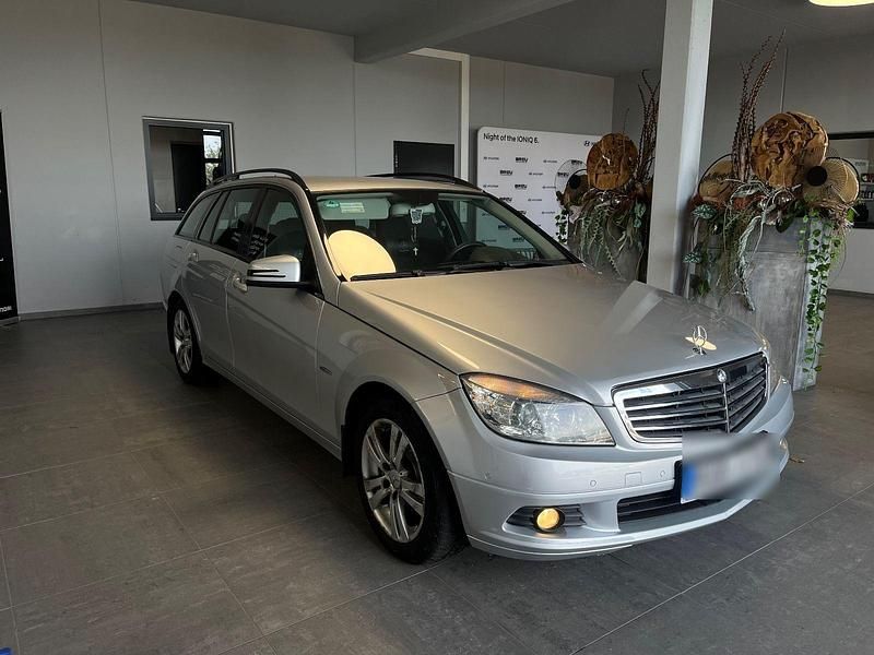 Gebraucht Mercedes 220 170 PS (125 kW) 2010 Silber Kombi