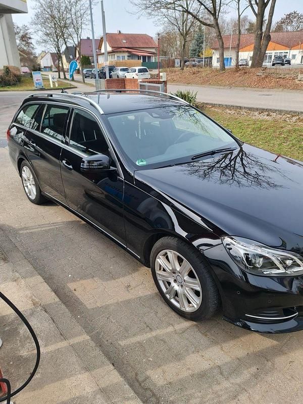 Second-hand Mercedes E400 333 CP (244 kW) 2013 Negru Break