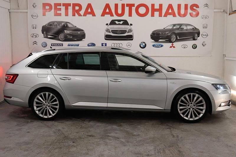 Gebraucht Skoda Superb LAURIN & KLEMENT 190 PS (139 kW) 2019 Silber Limousine