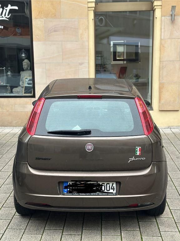 Braun Gebraucht 2010 Fiat Grande Punto Kleinwagen | 2.699 € (Fairer Preis) - Bild 1/4