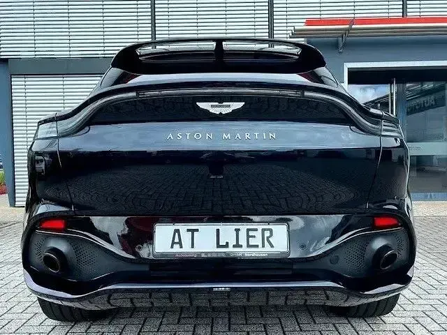 Gebraucht Aston Martin DBX 551 PS (405 kW) 2022 Schwarz SUV