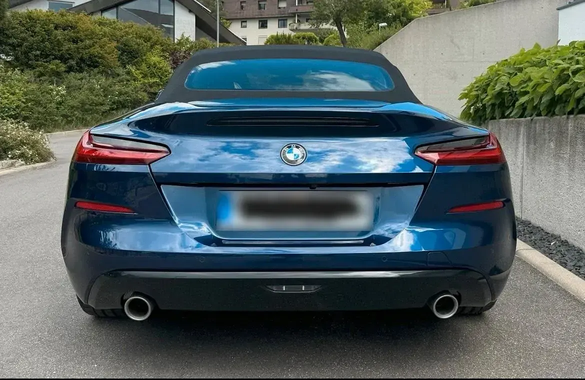 Gebraucht BMW Z4 Sport Line 194 PS (142 kW) 2022 Blau Cabrio