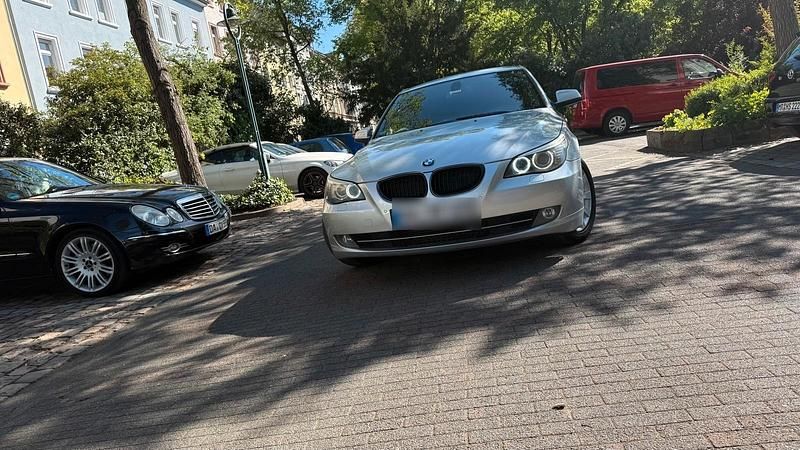 Gebraucht BMW 525 280 PS (205 kW) 2010 Silber Limousine