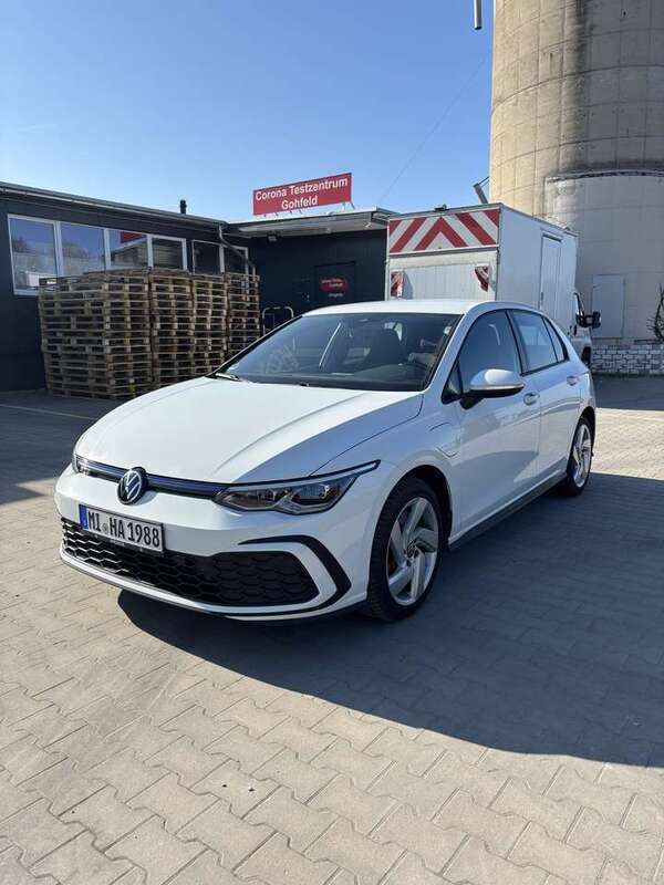 Gebraucht 2020 VW Golf VIII GTE Limousine | 20.490 € (Superpreis) - Bild 1/4