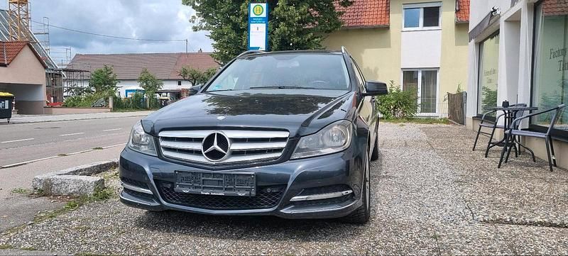 Schwarz Gebraucht 2011 Mercedes C200 Kombi | 3.900 € (Fairer Preis) - Bild 1/4