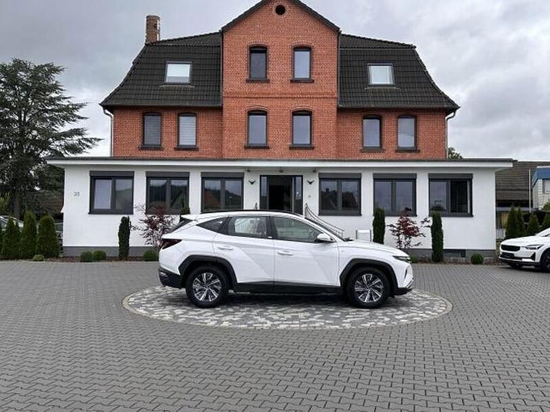 Weiß Gebraucht 2021 Hyundai Tucson Select SUV | 20.450 € (Guter Preis) - Bild 1/4