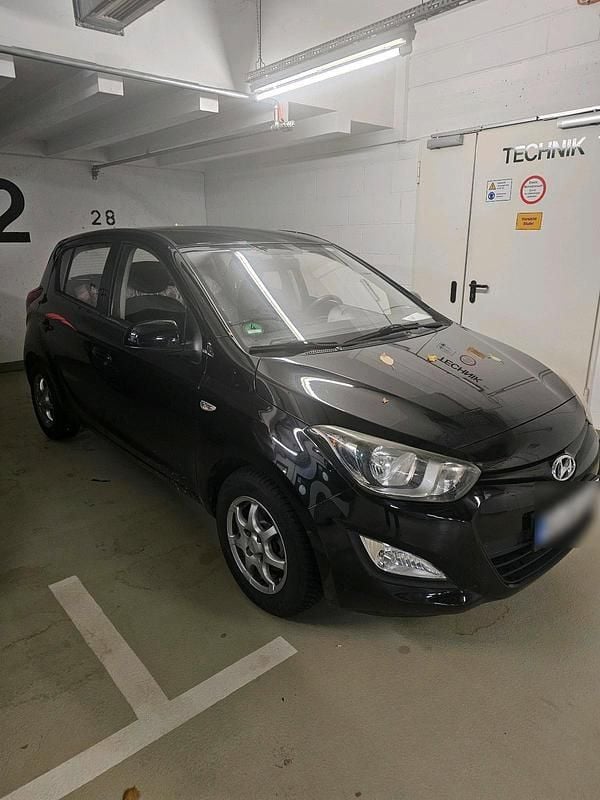Schwarz Gebraucht 2012 Hyundai i20 Edition Kleinwagen | 3.500 € (Guter Preis) - Bild 1/4
