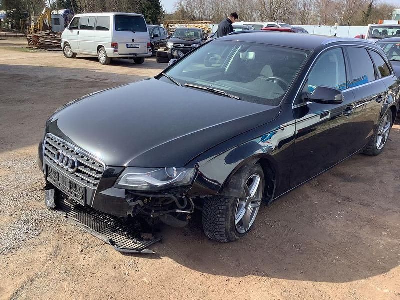 Gebraucht Audi A4 Ambiente 160 PS (117 kW) 2011 Schwarz Kombi