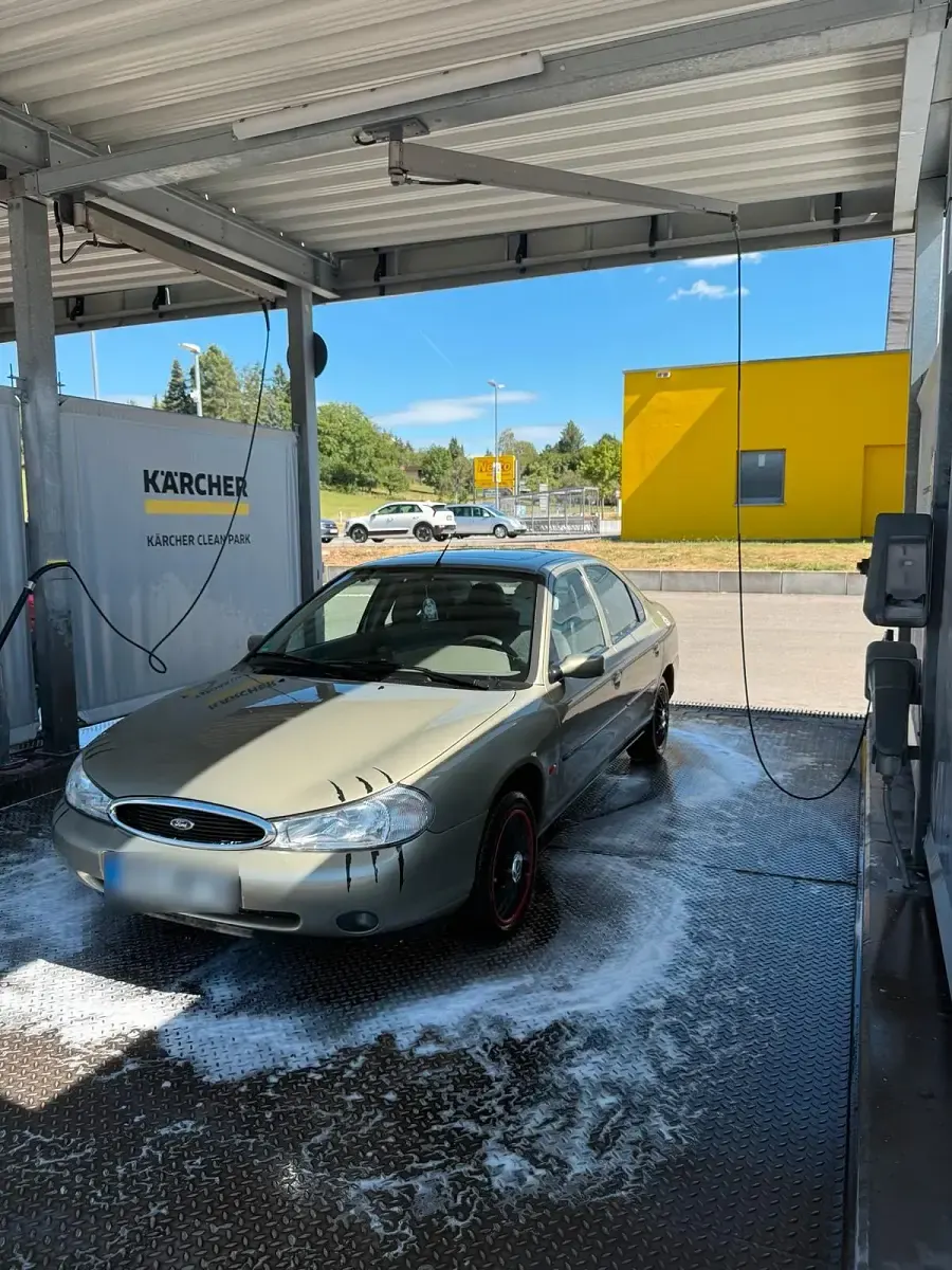 Gebraucht Ford Mondeo 95 PS (69 kW) 1999 Grün Limousine