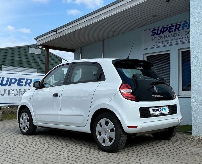 Gebraucht Renault Twingo Life 69 PS (50 kW) 2016 Weiß Kleinwagen