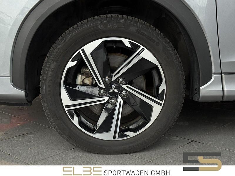 Gebraucht Mitsubishi Eclipse Cross Select 98 PS (72 kW) 2023 Grau SUV