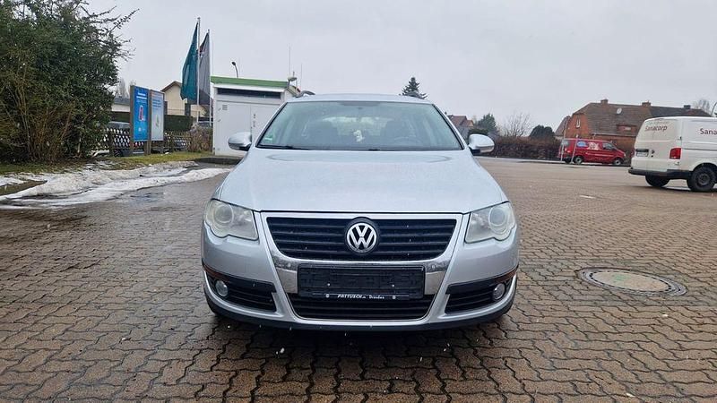 Gebraucht VW Passat Trendline 140 PS (102 kW) 2011 Silber Kombi