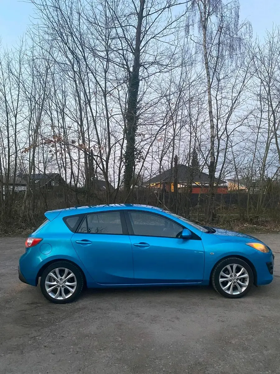 Usado Mazda 3 105 HP (77 kW) 2010 Azul Sedan