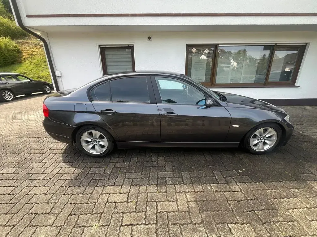 Brugt BMW 318 Performance 143 HK (105 kW) 2008 Grå Sedan