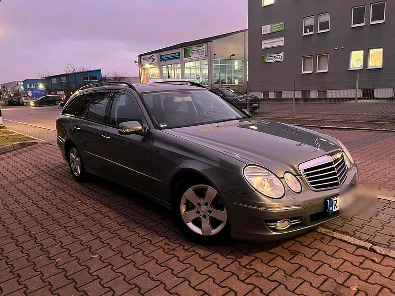 Blau Gebraucht 2006 Mercedes E280 Kombi | 6.000 € (Etwas zu teuer) - Bild 1/4