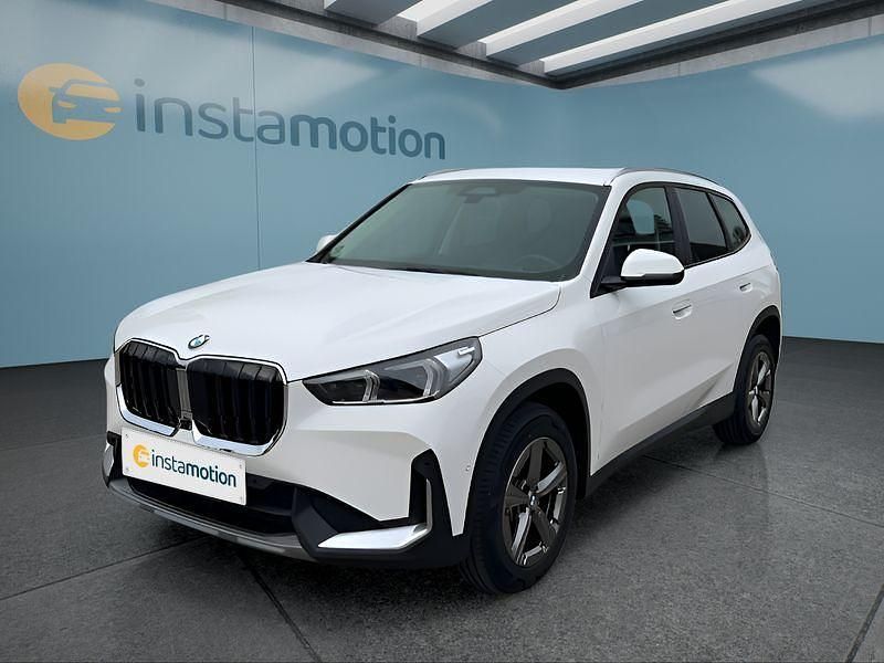 Weiß Gebraucht 2024 BMW X1 SUV | 47.399 € (Teuer) - Bild 1/4