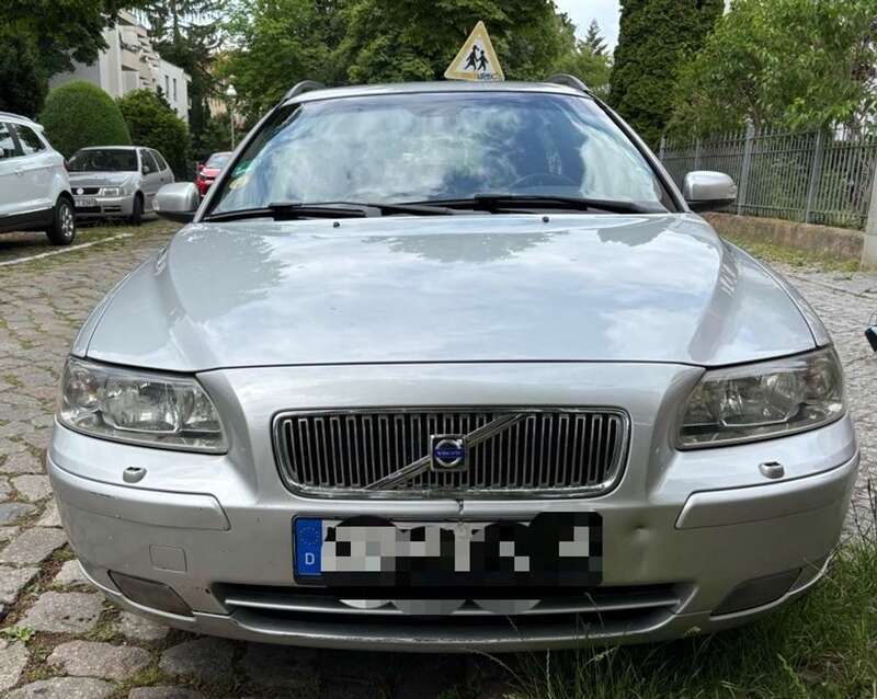 Silber Gebraucht 2007 Volvo V70 Momentum Kombi | 3.500 € (Guter Preis) - Bild 1/4
