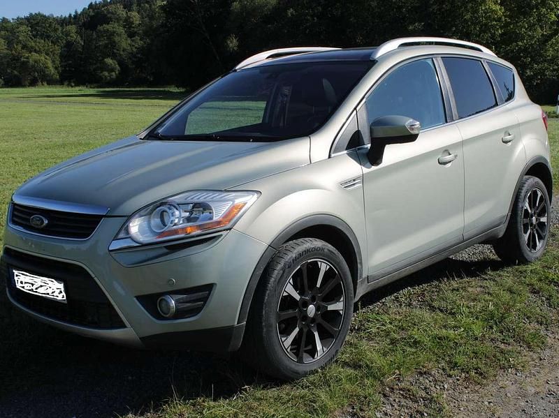 Grün Gebraucht 2009 Ford Kuga Titanium SUV | 4.400 € (Superpreis) - Bild 1/4