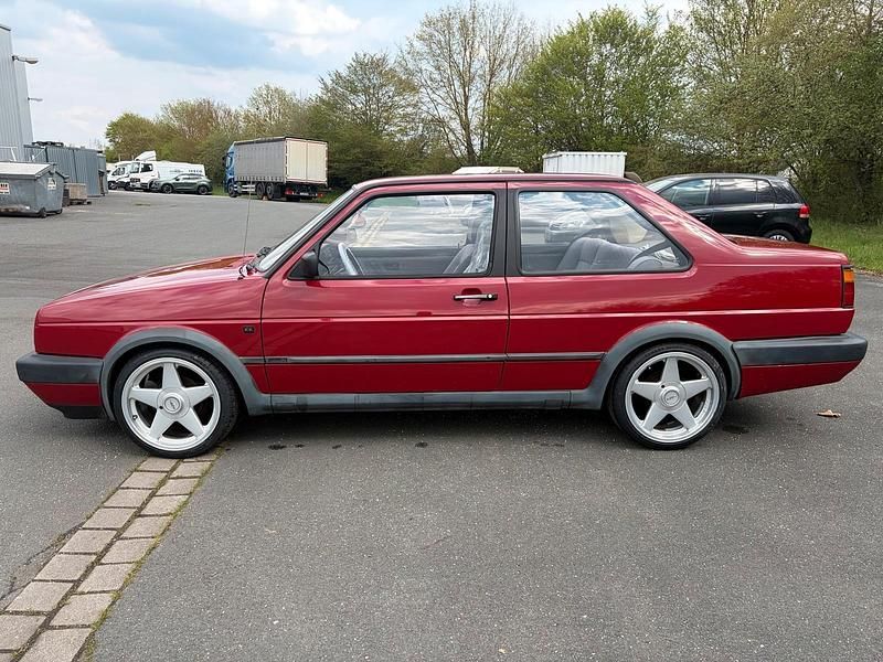 Second-hand VW Jetta 69 CP (50 kW) 1989 Roșu Berlinǎ