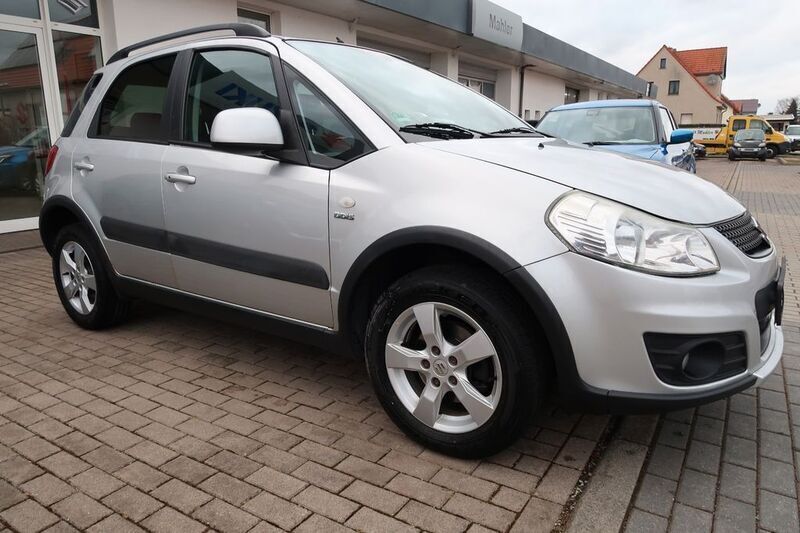 Schwarz Gebraucht 2012 Suzuki SX4 Comfort Limousine | 3.889 € (Teuer) - Bild 1/4