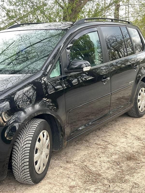 Gebraucht VW Touran 105 PS (77 kW) 2009 Schwarz Van / Kleinbus