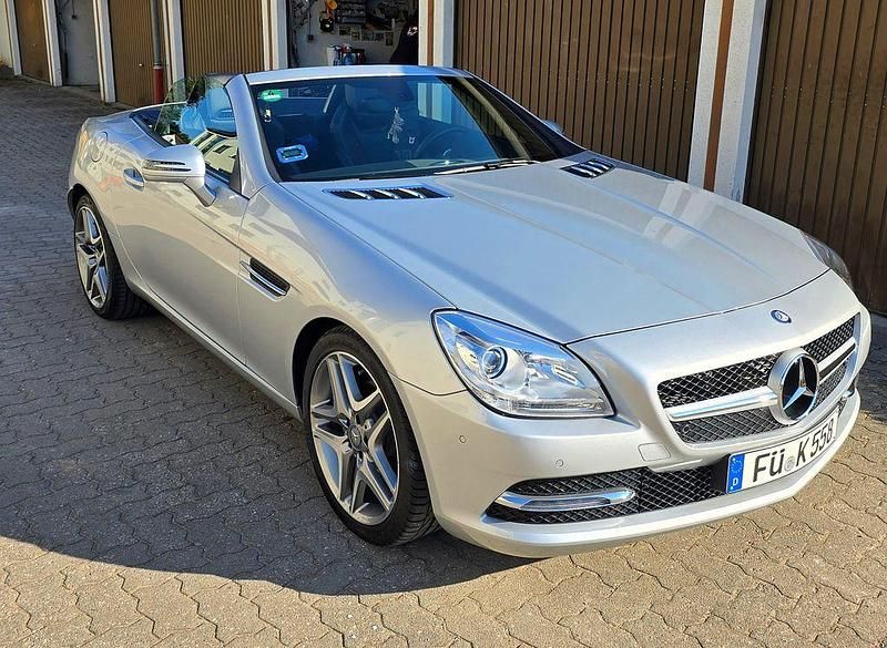 Silber Gebraucht 2014 Mercedes SLK200 Cabrio | 23.400 € (Fairer Preis) - Bild 1/4