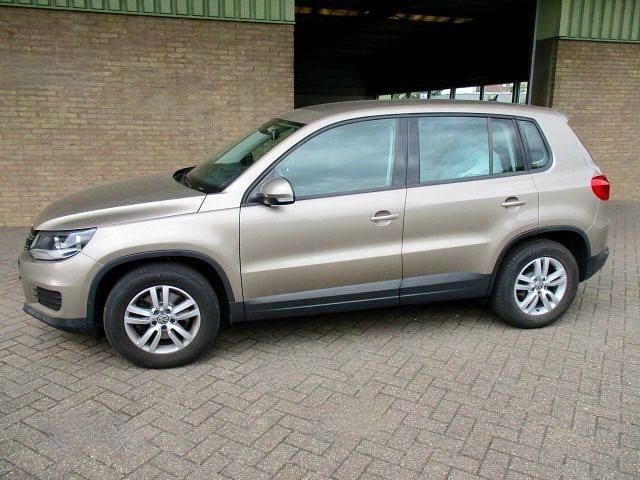 Gebraucht VW Tiguan Trendline 122 PS (89 kW) 2015 Beige SUV