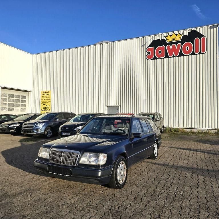 Blau Gebraucht 1994 Mercedes E200 Kombi | 1.300 € - Bild 1/4