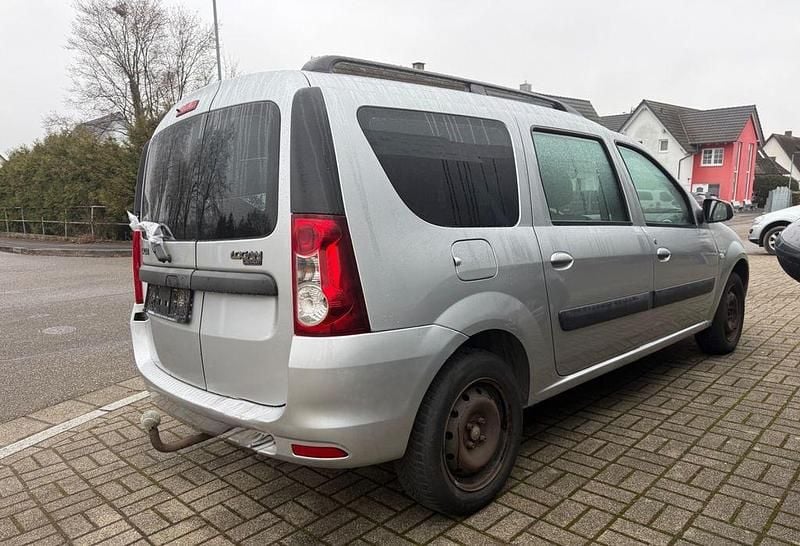 Gebraucht Dacia Logan MCV Basis 105 PS (77 kW) 2011 Grau Kombi