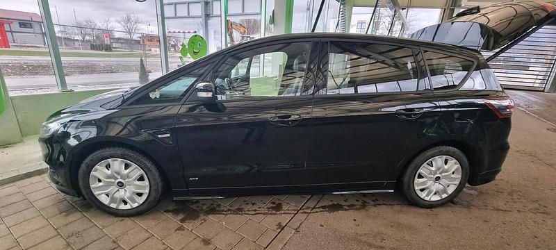 Gebraucht Ford S-MAX ST-Line 190 PS (139 kW) 2018 Schwarz Van / Kleinbus
