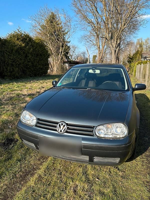 Gebraucht VW Golf IV 105 PS (77 kW) 2001 Grau Kleinwagen