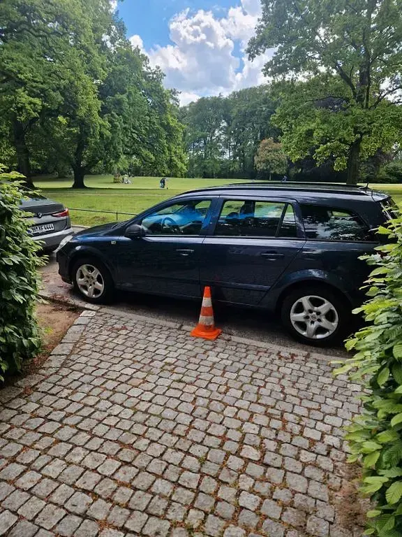 Gebraucht Opel Astra 105 PS (77 kW) 2007 Blau Limousine