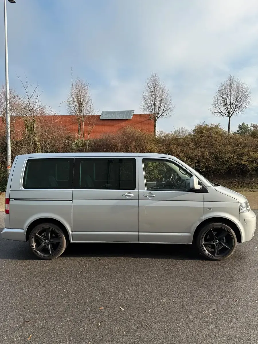Gebraucht VW T5 131 PS (96 kW) 2005 Silber Van