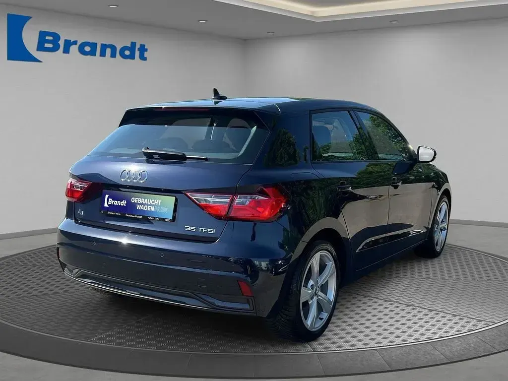 Gebraucht Audi A1 Sportback Advanced 150 PS (110 kW) 2020 Firmamentblau metallic (metallic) Kleinwagen