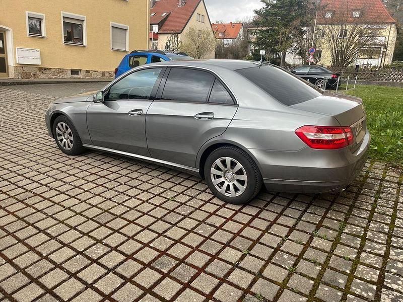 Gebraucht Mercedes E200 184 PS (135 kW) 2009 Grau Limousine