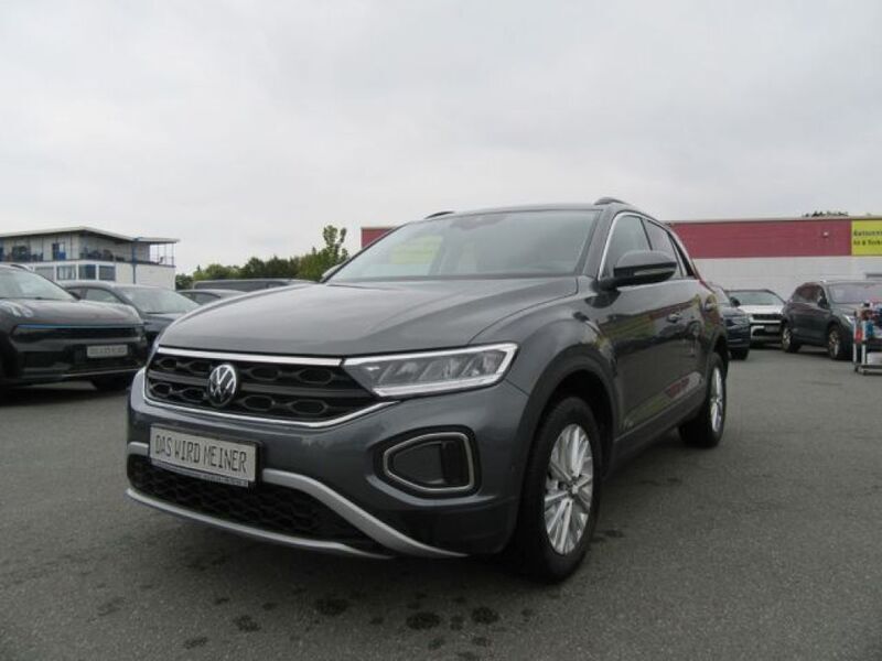Grau Gebraucht 2023 VW T-Roc R-line SUV | 22.490 € (Teuer) - Bild 1/4