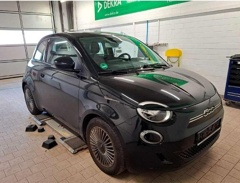 Schwarz Gebraucht 2022 Fiat 500e Icon Kleinwagen | 17.998 € (Superpreis) - Bild 1/3