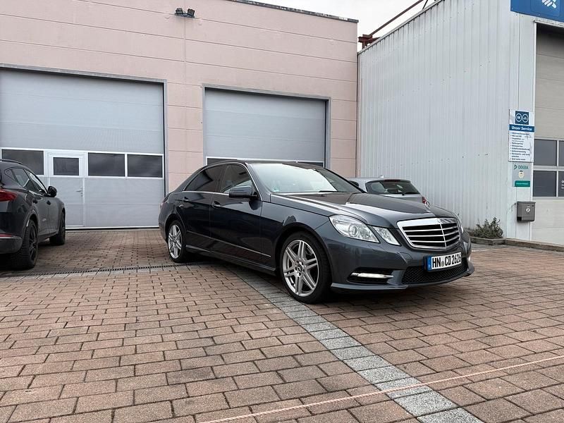Gebraucht Mercedes E350 AMG 265 PS (194 kW) 2012 Grau Limousine