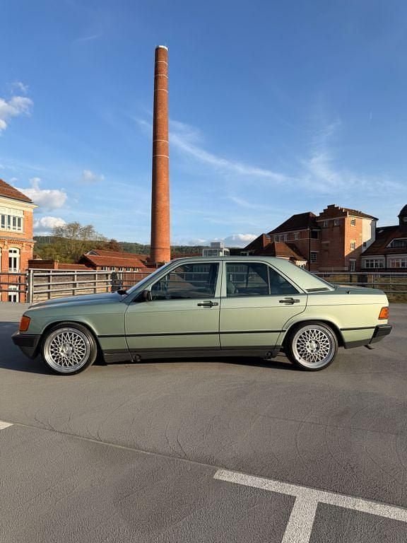 Gebraucht Mercedes 190 118 PS (86 kW) 1988 Grün Limousine