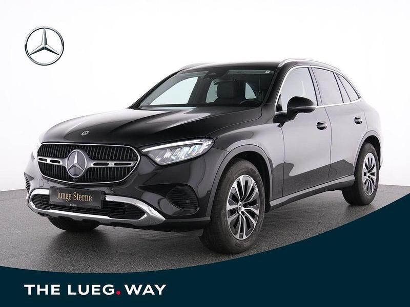 Schwarz metalliclack obsidians Gebraucht 2024 Mercedes GLC220 Avantgarde SUV | 53.980 € (Fairer Preis) - Bild 1/4