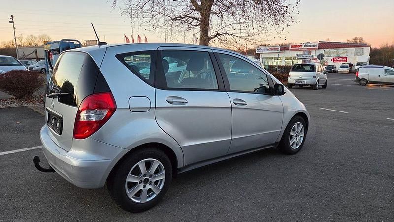Gebraucht Mercedes A160 82 PS (60 kW) 2010 Silber Limousine