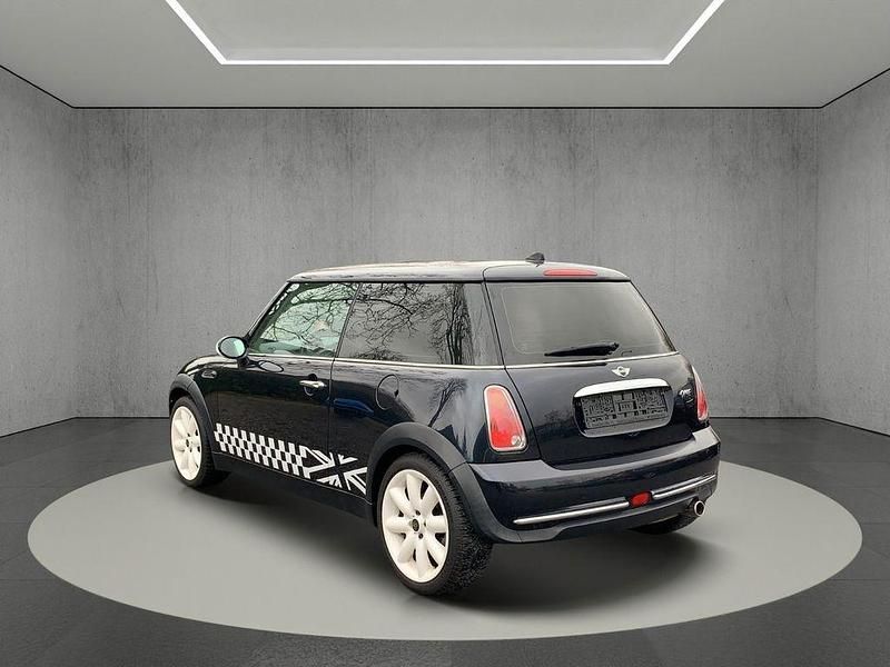 Second-hand Mini ONE 90 CP (66 kW) 2004 Negru Hatchback