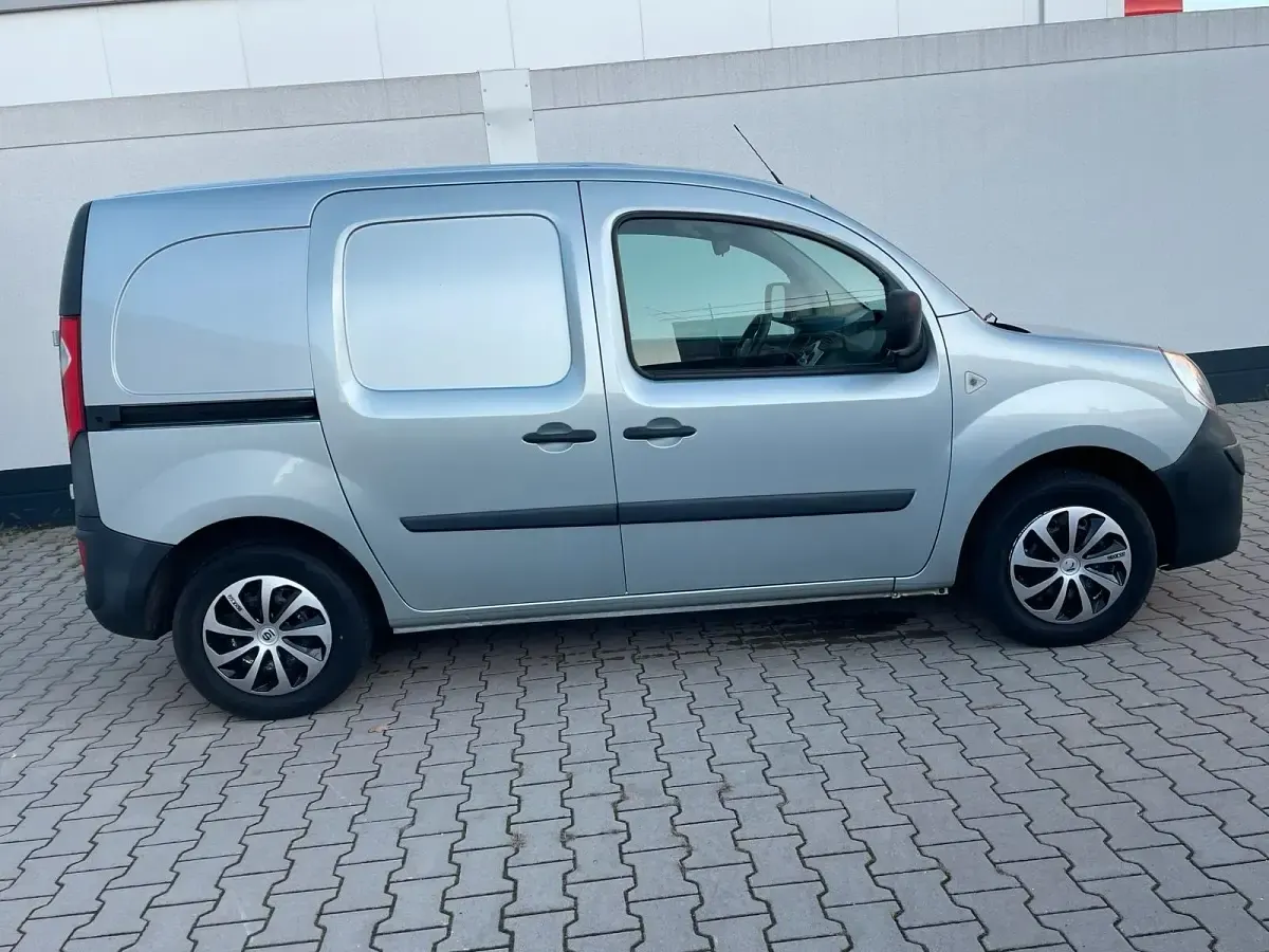 Gebraucht Renault Kangoo 107 PS (78 kW) 2012 Grau Van / Kleinbus