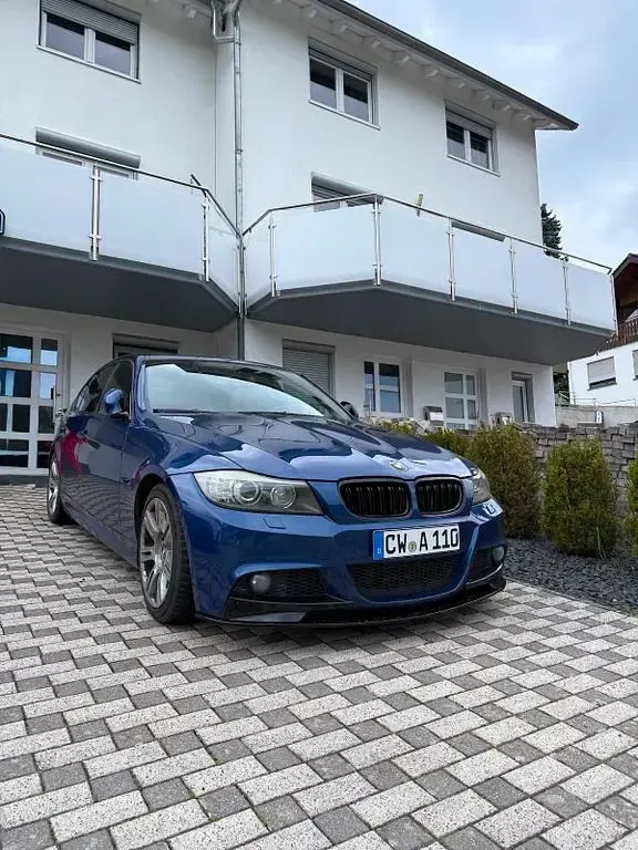 Gebraucht BMW 330 Sport Line 349 PS (256 kW) 2009 Blau Limousine