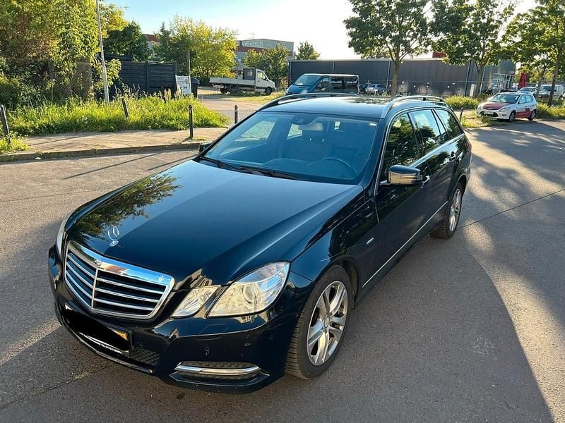Gebraucht Mercedes E200 136 PS (100 kW) 2012 Schwarz Kombi