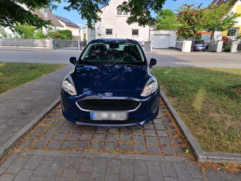 Blau Gebraucht 2017 Ford Fiesta Kleinwagen | 7.400 € - Bild 1/4