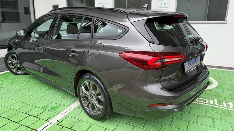 Gebraucht Ford Focus ST-Line 125 PS (91 kW) 2023 Grau Kombi
