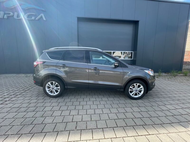 Gebraucht Ford Kuga Titanium 150 PS (110 kW) 2017 Grau SUV